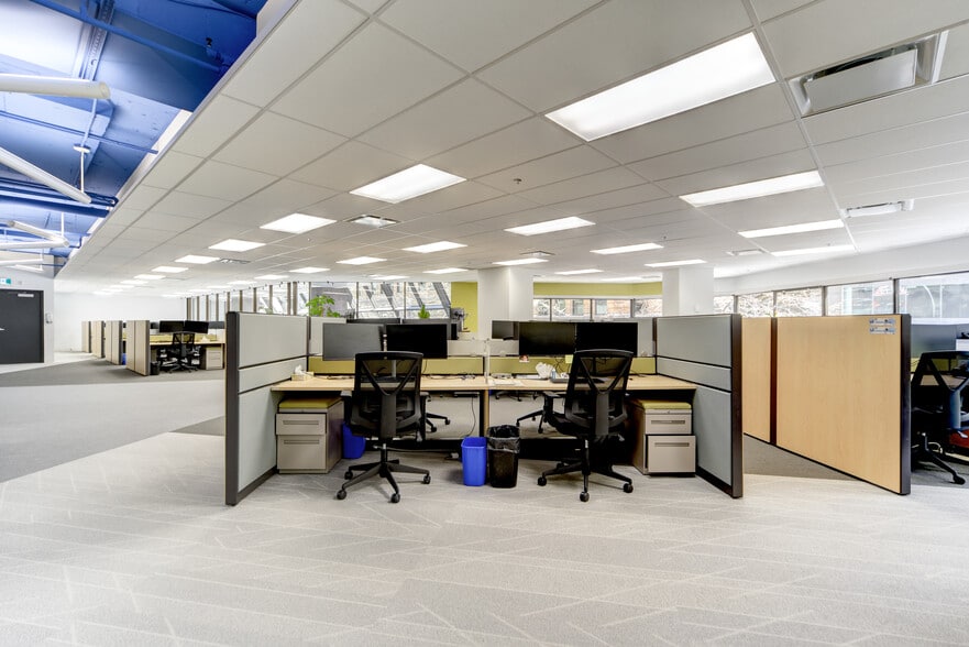 425 Boul De Maisonneuve O, Montréal, QC à louer - Photo intérieure - Image 2 de 25