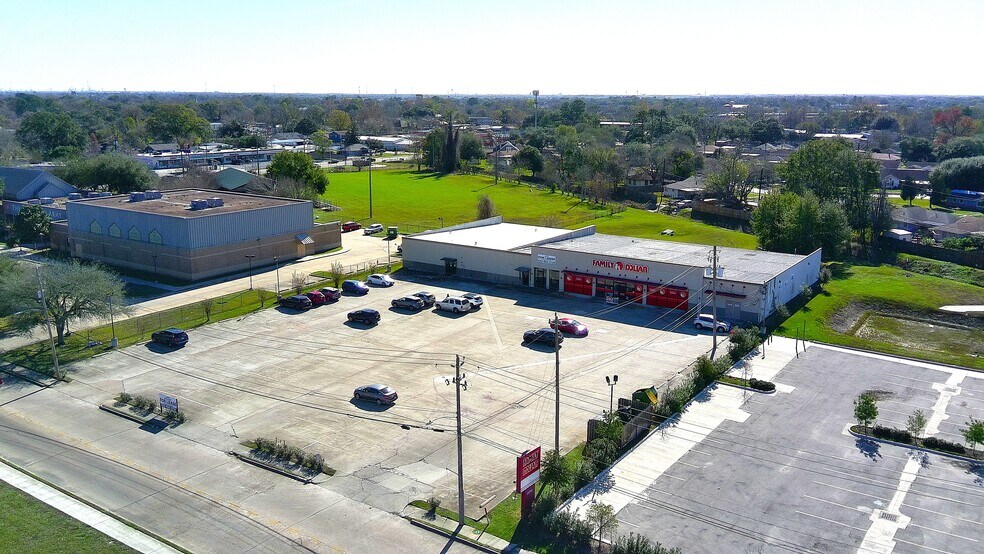2706 Cherrybrook Ln, Pasadena, TX à vendre - Photo du bâtiment - Image 2 de 15