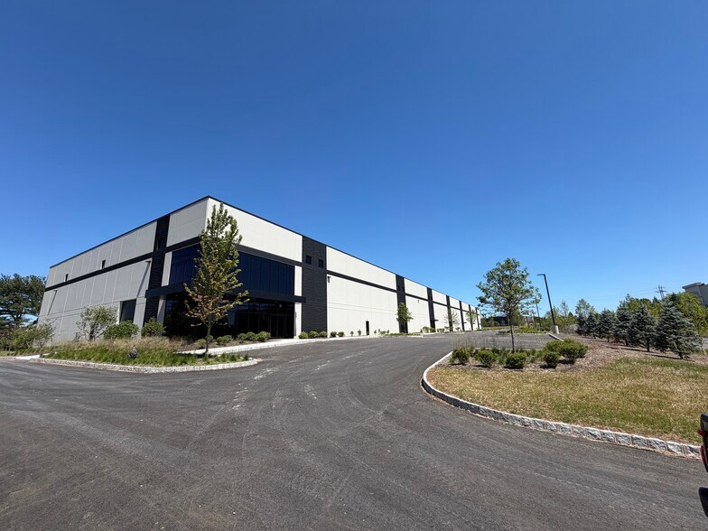 11 Royal, Flemington, NJ for lease - Building Photo - Image 2 of 6