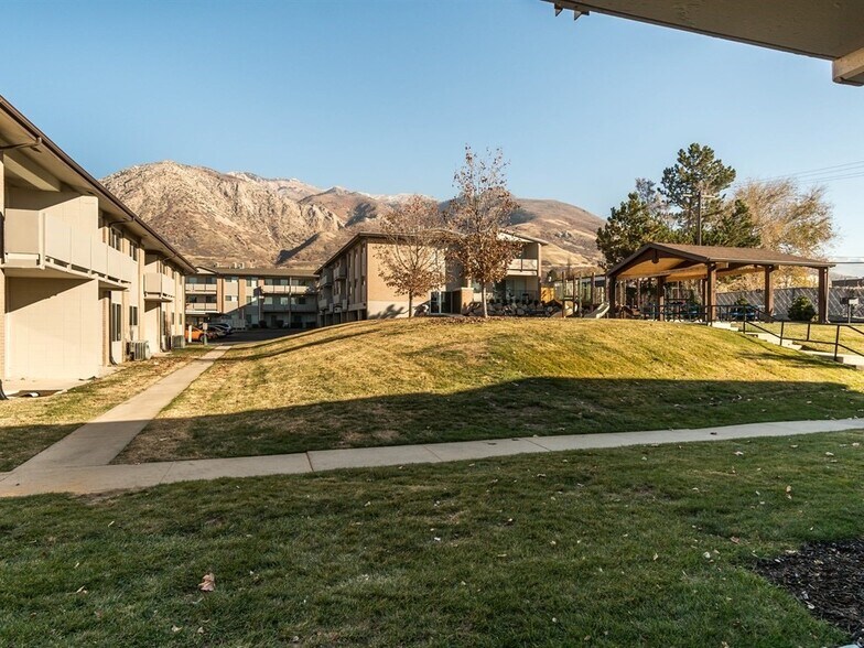 3257 Harrison Blvd, Ogden, UT à vendre - Photo du bâtiment - Image 2 de 23