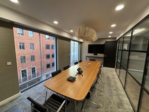 28 Savile Row, Londres à louer Photo intérieure- Image 2 de 7