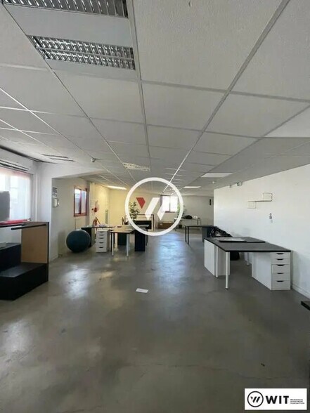 Flex dans Marseille à louer - Photo du bâtiment - Image 2 de 10