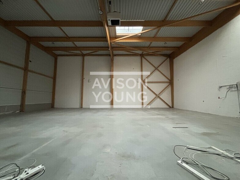 Industrial in Romainville for lease - Interior Photo - Image 3 of 10