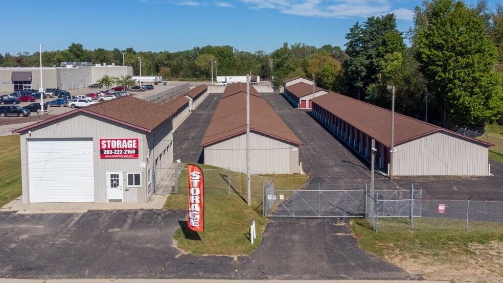 1177 M-89, Plainwell, MI à vendre - Photo du bâtiment - Image 2 de 7
