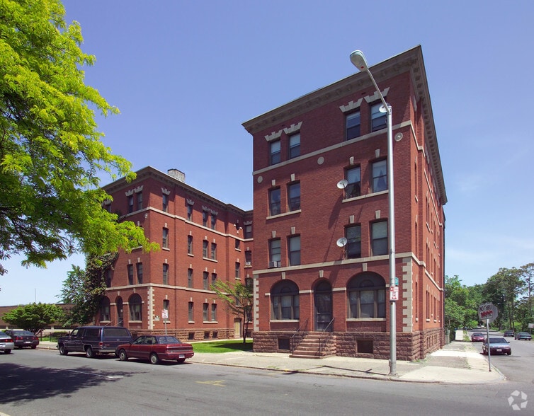 2147 Main St, Springfield, MA for sale - Building Photo - Image 2 of 5