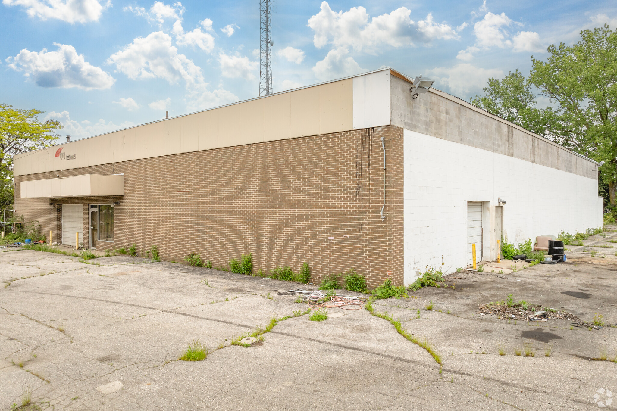 33 S Byrne Rd, Toledo, OH for lease Primary Photo- Image 1 of 8