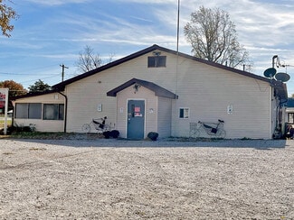 Plus de détails pour 109 S Maple St, Mulberry Grove, IL - Commerce de détail à vendre