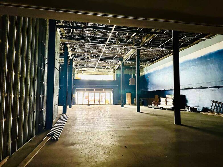 309 E Main St, Johnson City, TN à vendre - Photo du bâtiment - Image 3 de 11