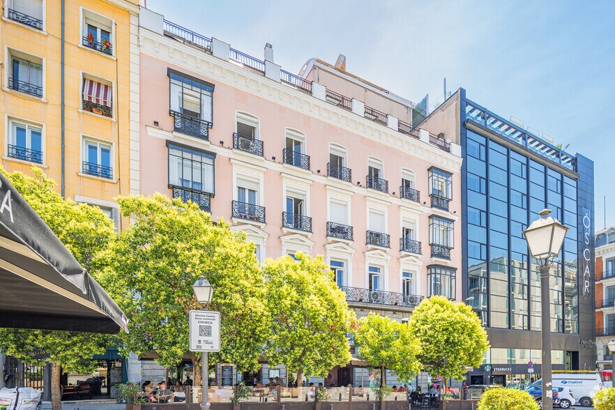 Plaza de Pedro Zerolo, 11, Madrid, Madrid à louer - Photo du bâtiment - Image 2 de 2