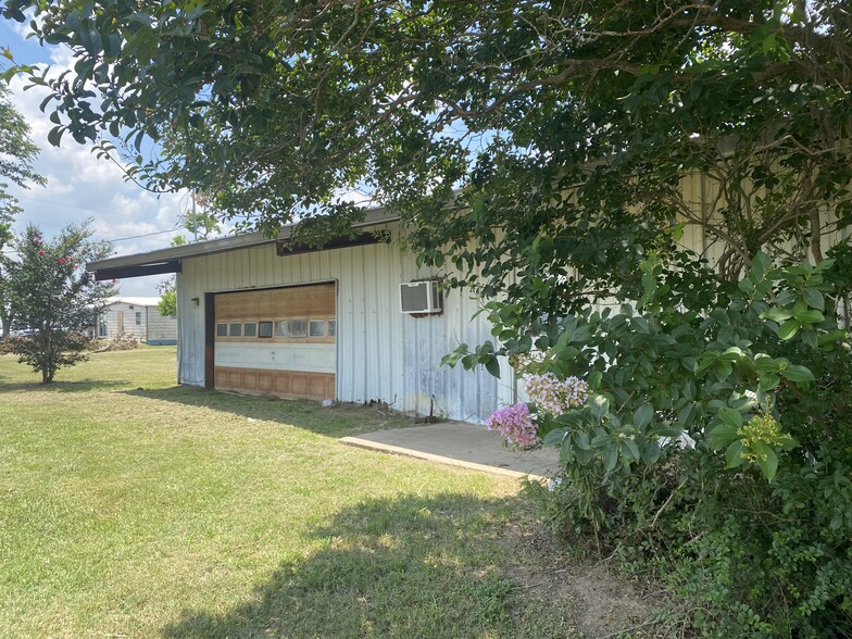 13591 Cochran Rd, Waller, TX à vendre - Photo principale - Image 1 de 10