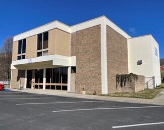 Plus de détails pour 501 Railroad Ave, Richlands, VA - Commerce de détail à vendre