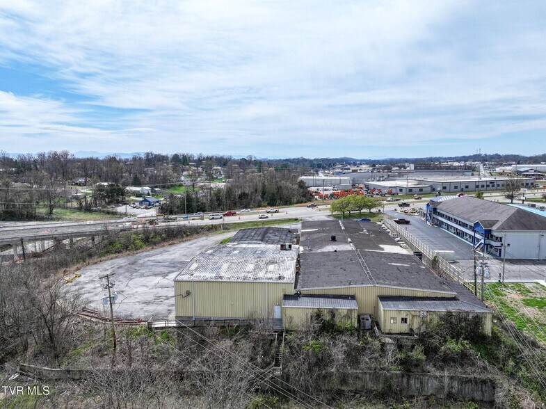 965 E Andrew Johnson Hwy, Greeneville, TN à vendre - Photo du bâtiment - Image 2 de 6