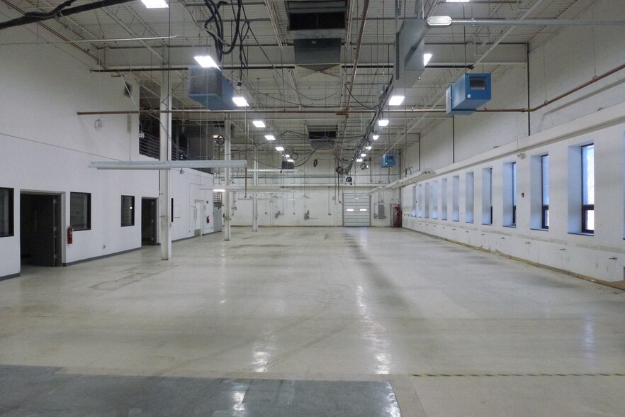 2 International Blvd, Brewster Village, NY for sale - Interior Photo - Image 3 of 4