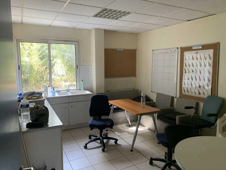 Bureau dans Lormont à louer - Photo intérieure - Image 2 de 18