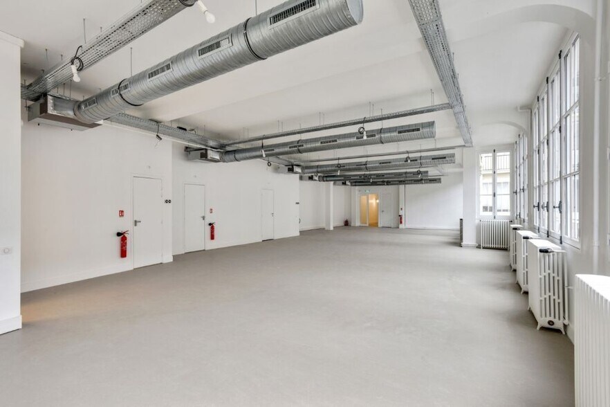 18 Rue Du Faubourg Du Temple, Paris for lease - Interior Photo - Image 3 of 6