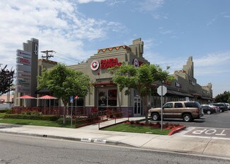 Plus de détails pour 15909-15925 Bellflower Blvd, Bellflower, CA - Commerce de détail à louer