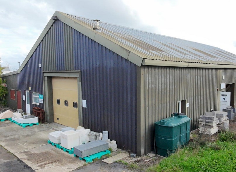 Spine Rd, Ashton Keynes for sale - Building Photo - Image 2 of 2