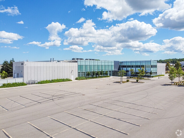 Meadowvale Exchange portfolio of 4 properties for sale on LoopNet.ca - Primary Photo - Image 2 of 4