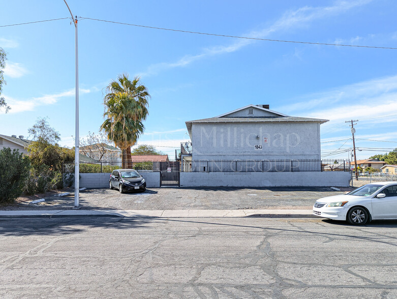 1843 Jefferson St, North Las Vegas, NV à vendre - Photo du bâtiment - Image 2 de 8