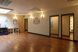 17050-17120 Pilkington Rd, Lake Oswego, OR à louer Photo intérieure- Image 1 de 6