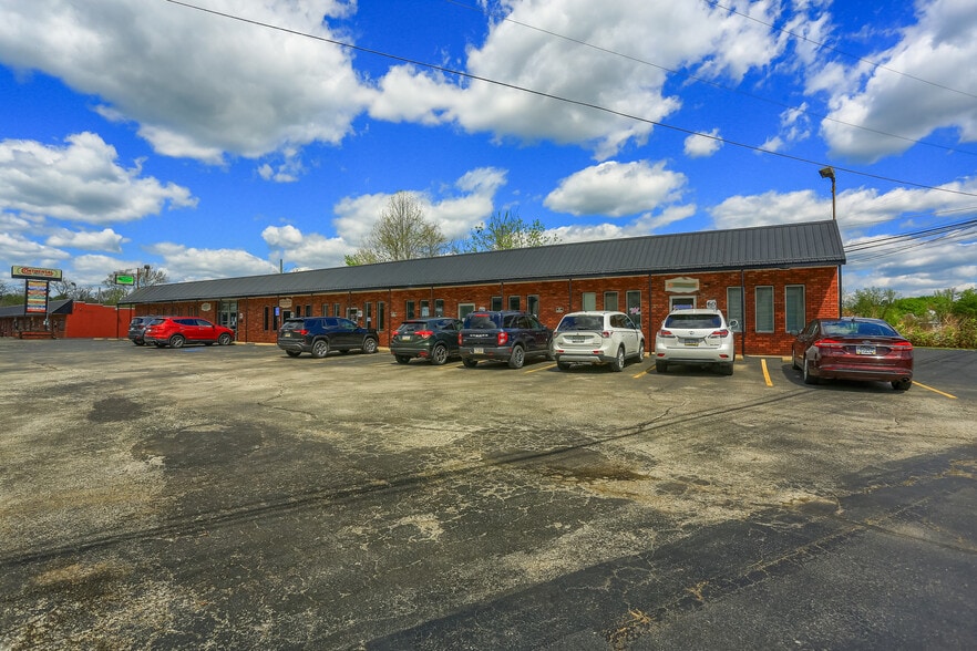 60-72 Lebanon Ave, Uniontown, PA à louer - Photo du bâtiment - Image 1 de 19