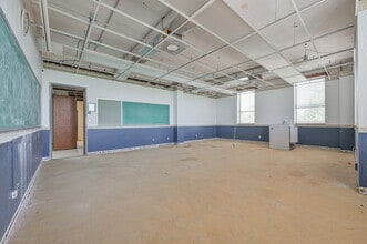 1900 W MacArthur St, Shawnee, OK for lease Interior Photo- Image 2 of 2