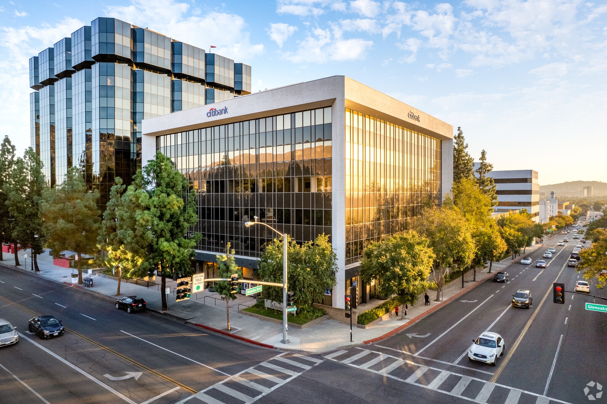 333 N Glenoaks Blvd, Burbank, CA for lease Building Photo- Image 1 of 14