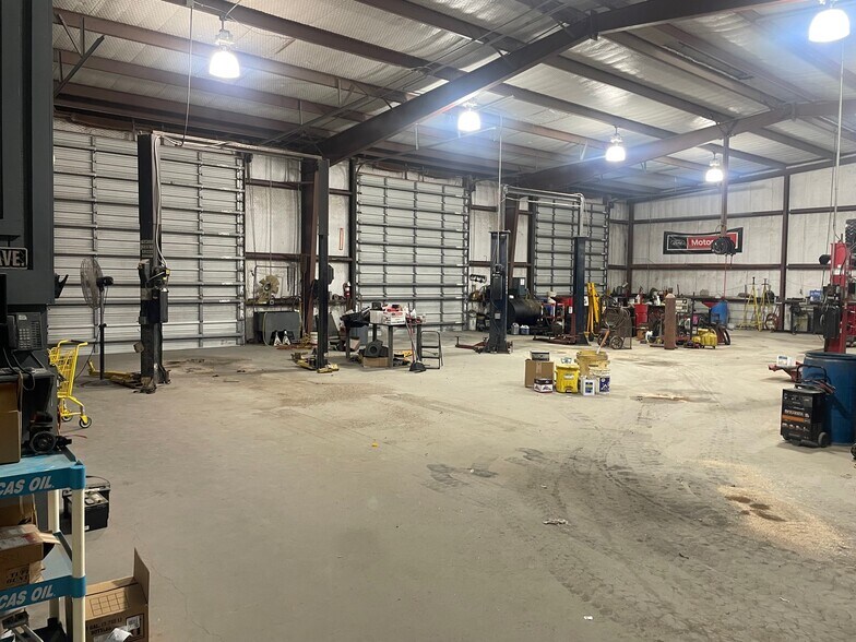 5809 Leopard St, Corpus Christi, TX à louer - Photo du bâtiment - Image 3 de 6