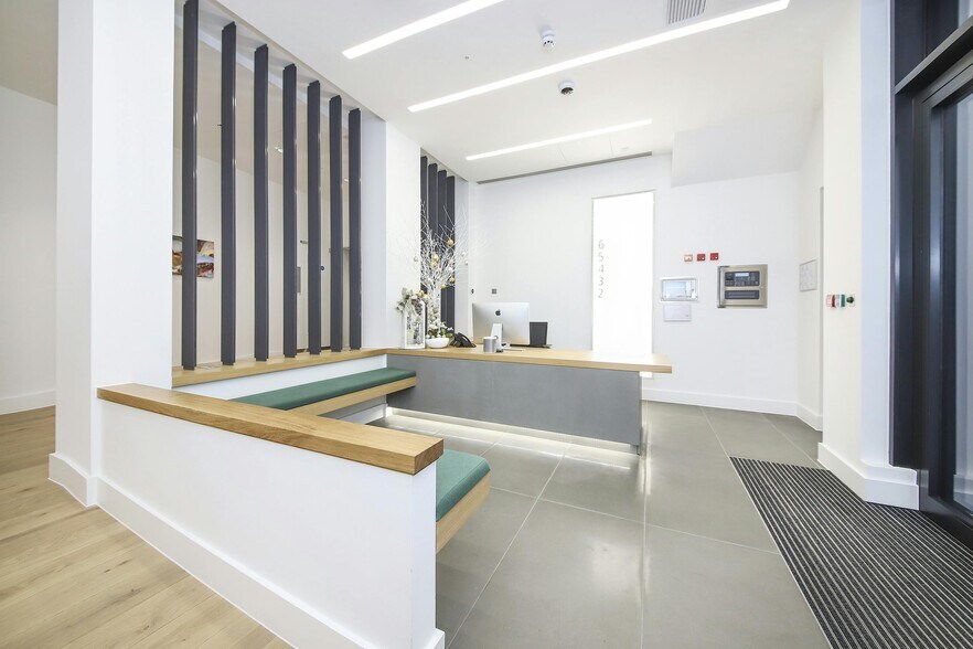 5 Swallow Pl, London for lease - Interior Photo - Image 3 of 48