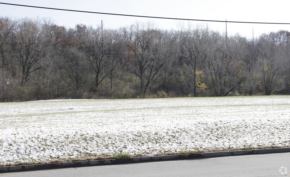 1150-1200 Thomas Beck Rd, Des Moines, IA for sale - Primary Photo - Image 2 of 2