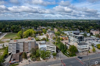 10350 Yonge St, Richmond Hill, ON - AÉRIEN Vue de la carte