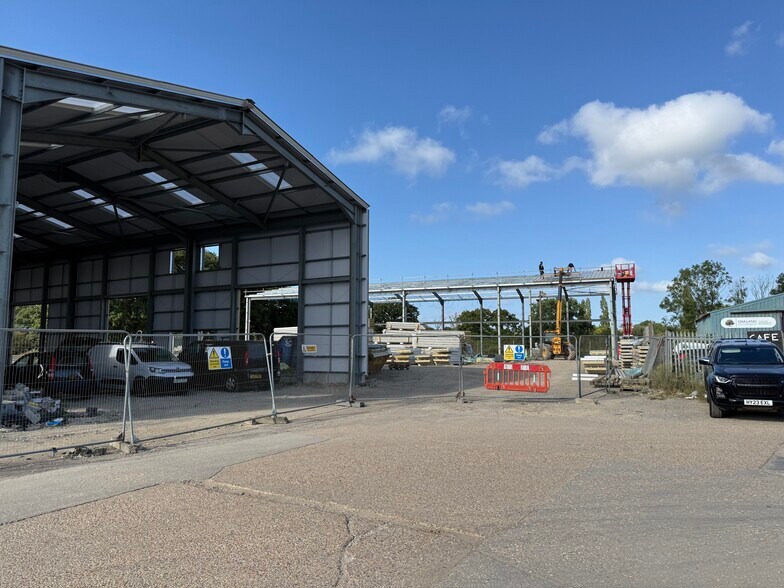 Unit 9, Firsland Park Estate, Albourne Road, Hurstpierpoint à louer - Photo du bâtiment - Image 3 de 5