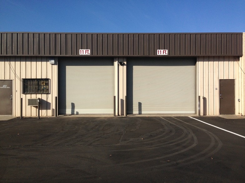 1330 N Hulbert Ave, Fresno, CA for lease - Building Photo - Image 2 of 8