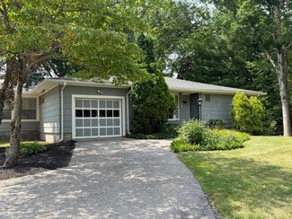 Plus de détails pour 510 Thacher St, Attleboro, MA - Bureau à vendre