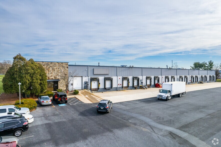 6736 Tilghman St, Allentown, PA for lease - Building Photo - Image 3 of 5