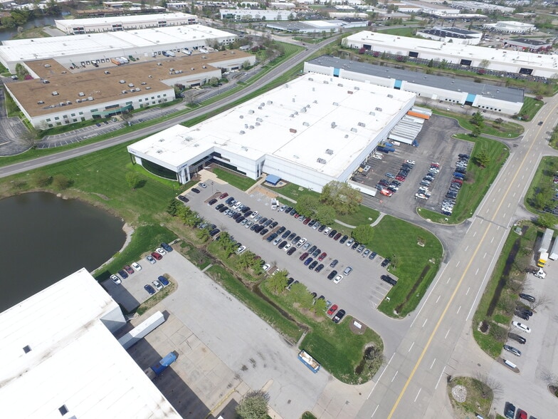 13333 Lakefront Dr, Earth City, MO for lease - Building Photo - Image 3 of 17