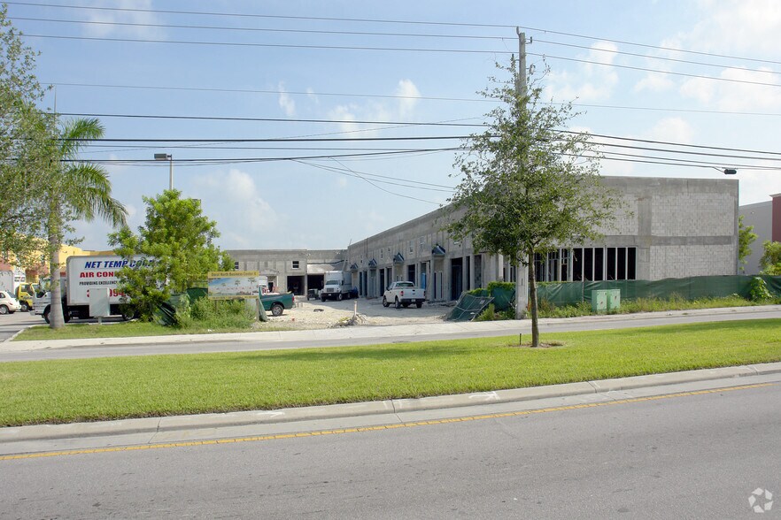 10171 NW 58th St, Miami, FL à louer - Photo du bâtiment - Image 2 de 15