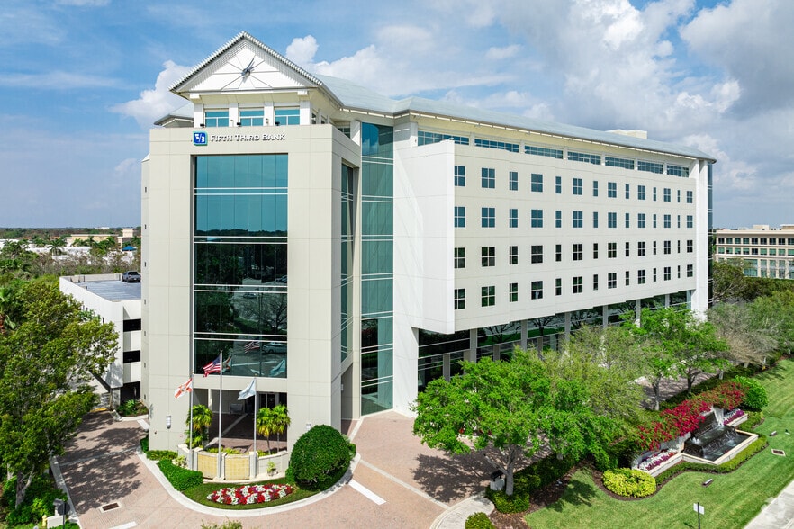 999 Vanderbilt Beach Rd, Naples, FL for lease - Primary Photo - Image 1 of 34