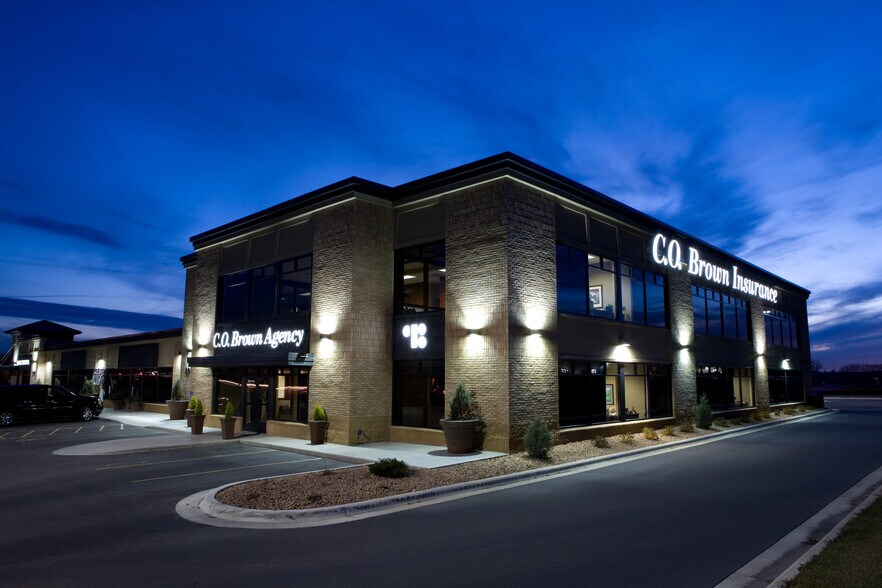 2048 Superior Dr NW, Rochester, MN à louer - Photo du bâtiment - Image 3 de 5