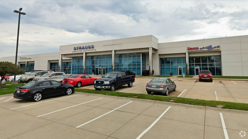 4665 121st St, Urbandale, IA for lease Building Photo- Image 1 of 3