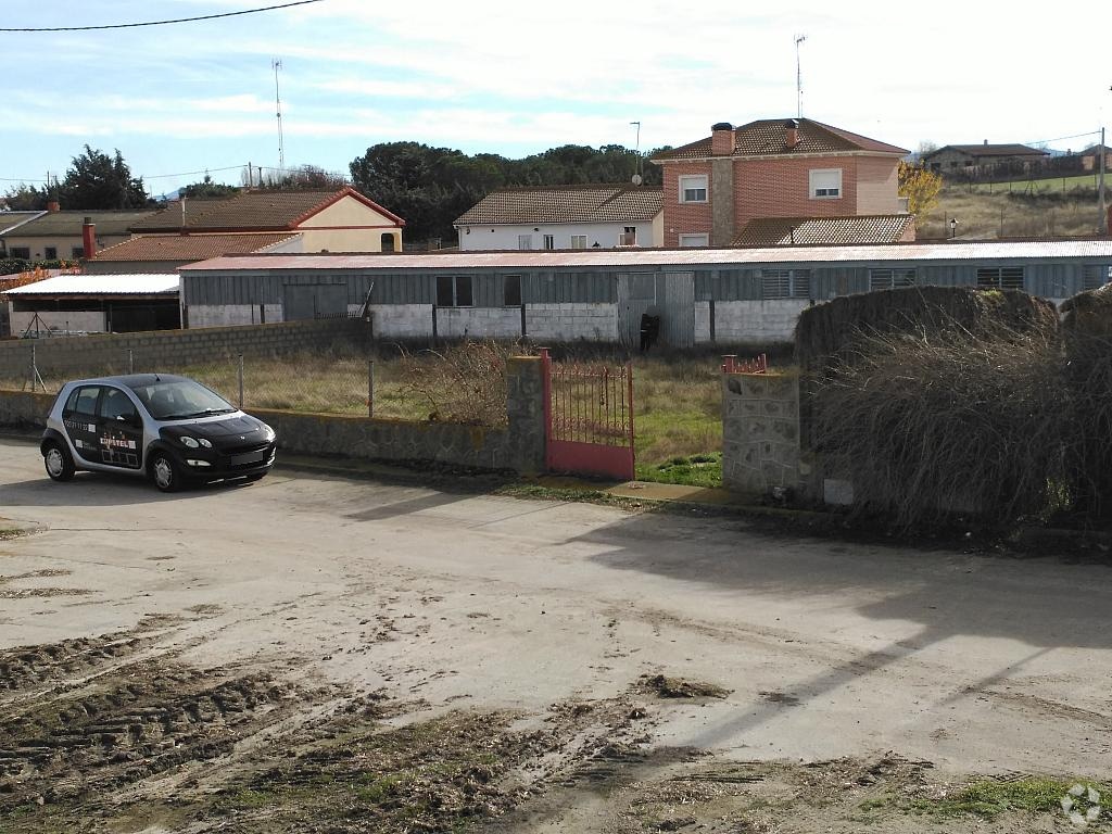 Industrial in Blascosancho, Ávila for sale Primary Photo- Image 1 of 12