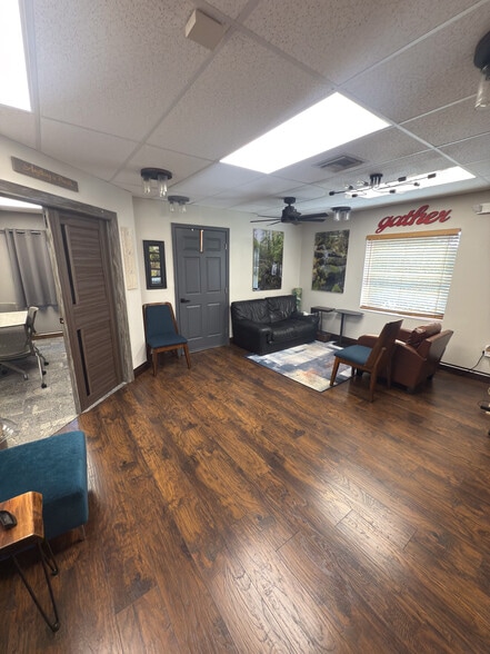 2729 State Road 580, Clearwater, FL for sale - Interior Photo - Image 2 of 16