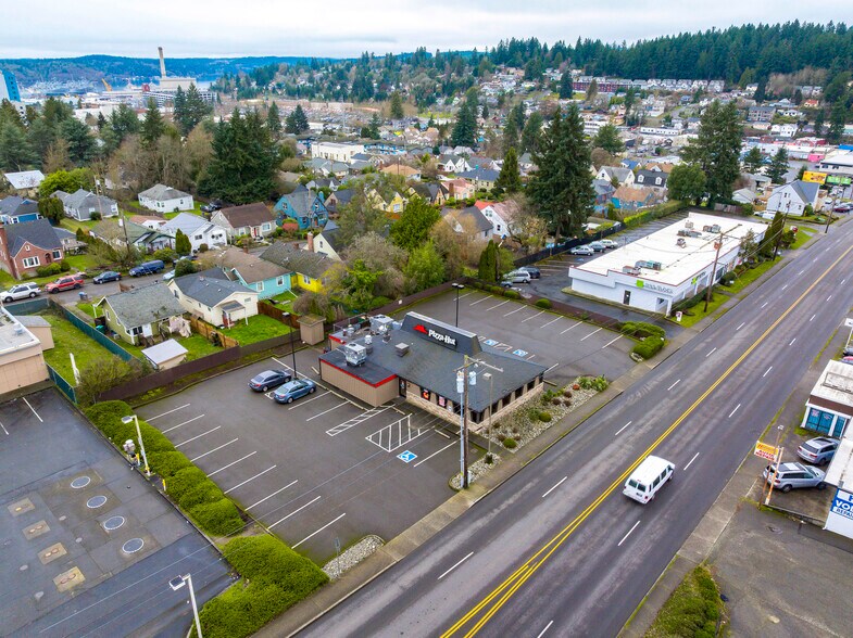 2119 6th St, Bremerton, WA à vendre - Photo du bâtiment - Image 2 de 3