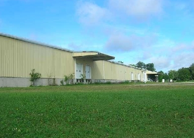 201 Industrial Dr, Waupun, WI for lease - Building Photo - Image 2 of 3