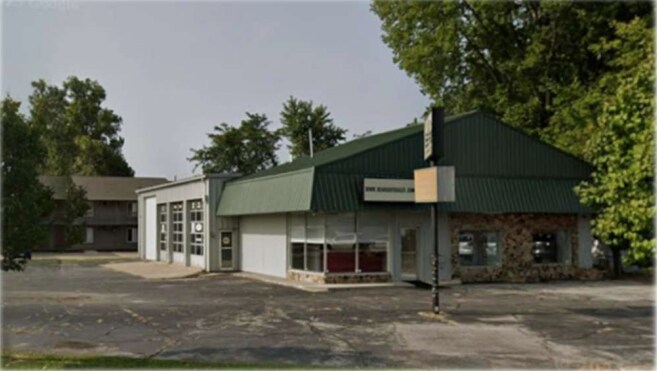 2344 Sagamore Pky N, Lafayette, IN à louer - Photo du bâtiment - Image 2 de 3