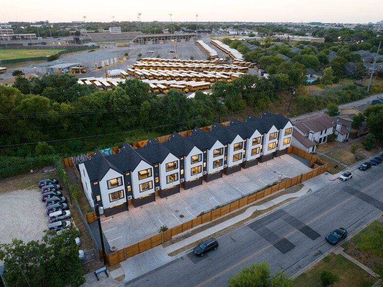 7104 Creekside Dr, Austin, TX à vendre - Photo du bâtiment - Image 3 de 7