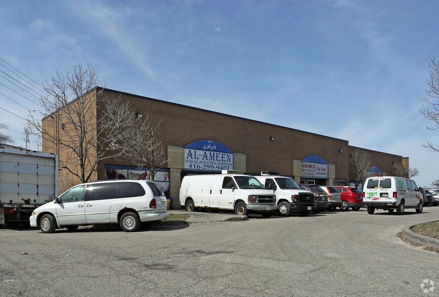 5318 Finch Ave, Toronto, ON for sale - Primary Photo - Image 1 of 6