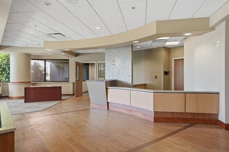 805 Saint Vincents Dr, Birmingham, AL for lease Interior Photo- Image 2 of 10