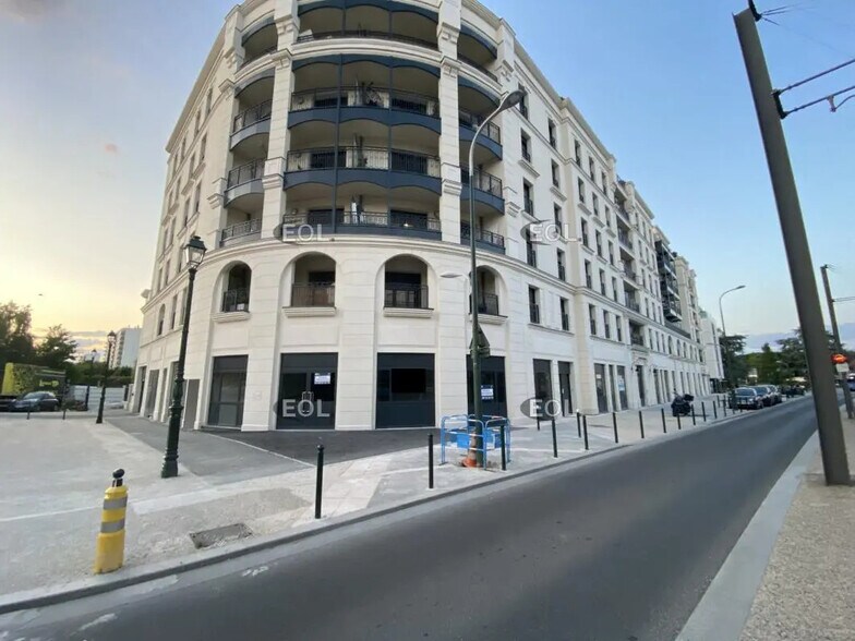 142 Rue De La Porte De Trivaux, Clamart à louer - Photo du bâtiment - Image 1 de 6