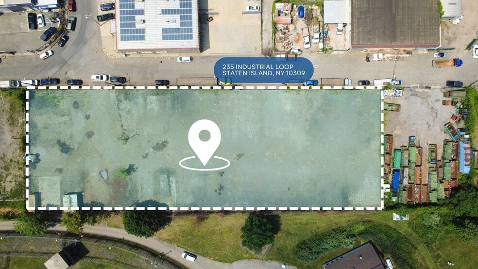 235 Industrial Loop, Staten Island, NY for sale - Building Photo - Image 2 of 10